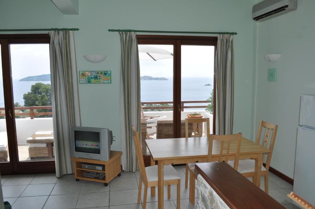 Villa Kim Achladies  Rom bilde