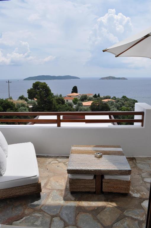 Villa Kim Achladies  Rom bilde