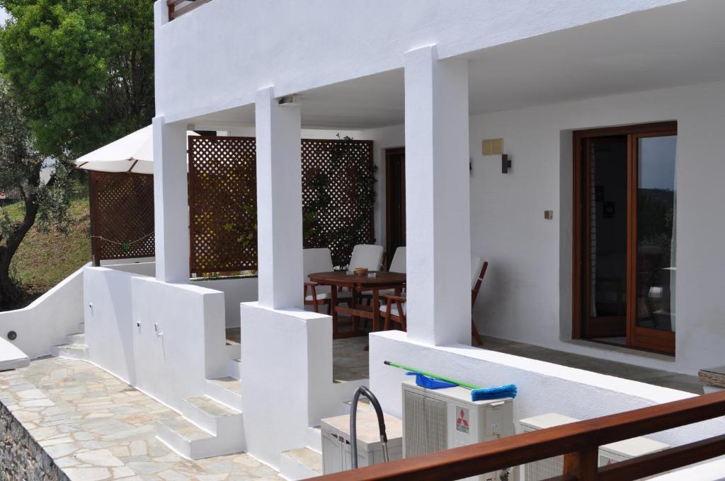 Villa Kim Achladies  Rom bilde